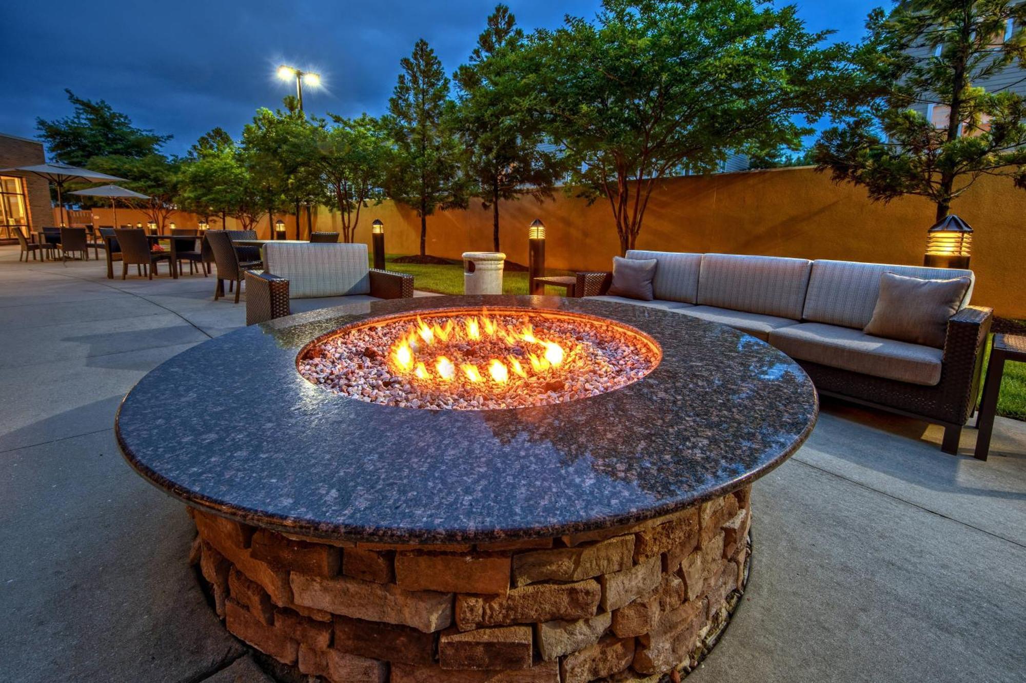 Hotel Courtyard Newport News Airport Esterno foto